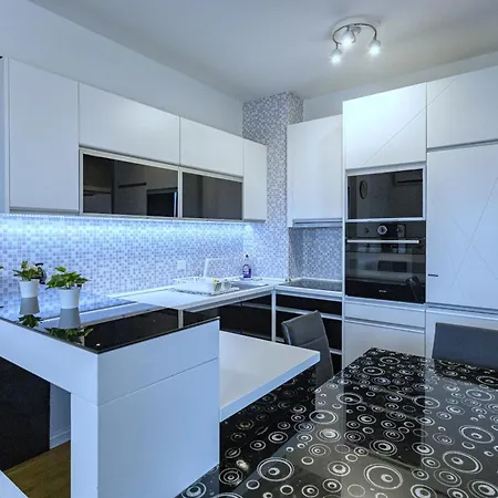 Pleasure Lux Bg Lejlighed *