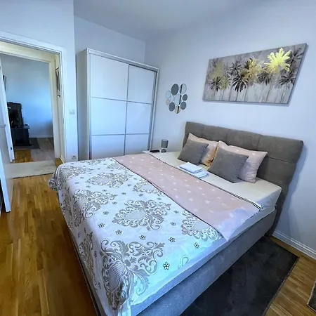 Pleasure Lux Bg Beograd