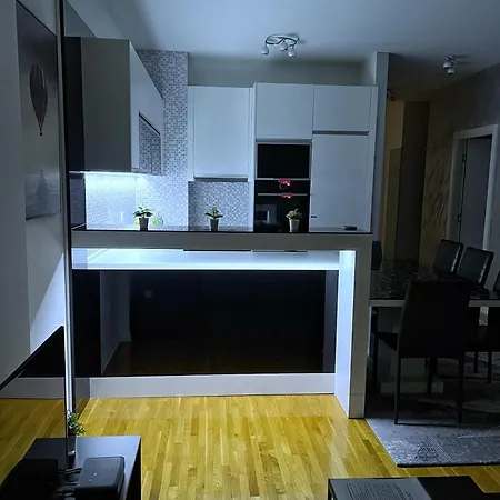 Pleasure Lux Bg Lejlighed *